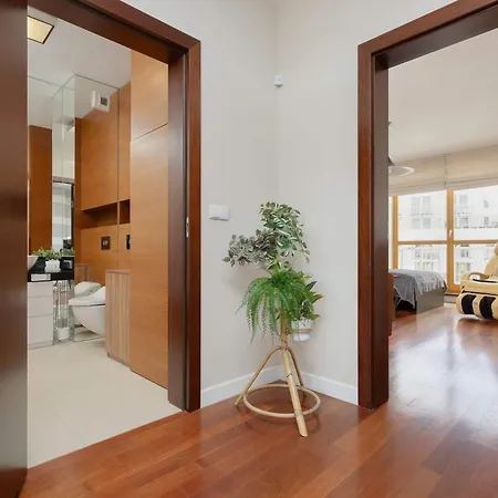 Stylish & Spacious Family With Panorama View By Renters Lejlighed