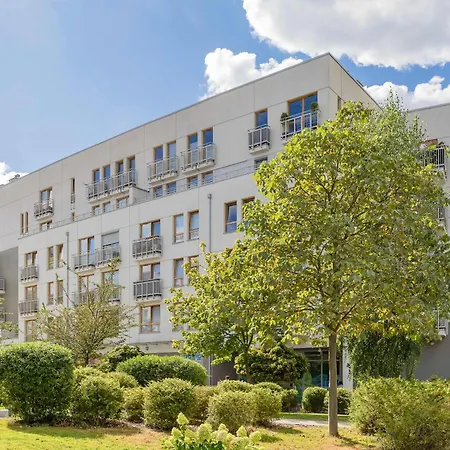 Stylish & Spacious Family With Panorama View By Renters *