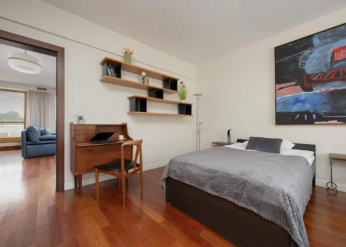 Stylish & Spacious Family With Panorama View By Renters *