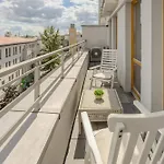 Stylish & Spacious Family With Panorama View By Renters Lejlighed