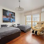 Stylish & Spacious Family With Panorama View By Renters Lejlighed *