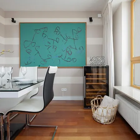 Daire Stylish & Spacious Family With Panorama View By Renters Varşova