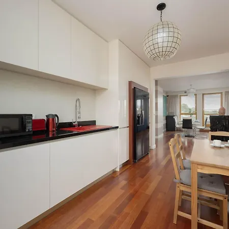 Daire Stylish & Spacious Family With Panorama View By Renters Varşova