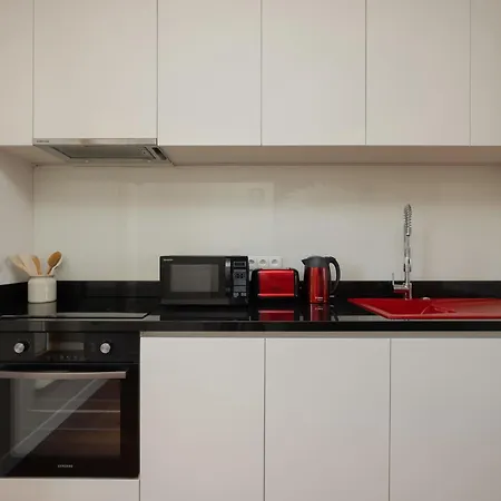 Stylish & Spacious Family With Panorama View By Renters *