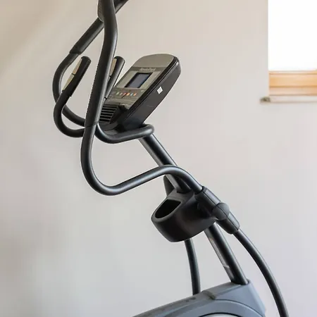 Stylish & Spacious Family With Panorama View By Renters *