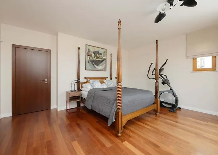 Stylish & Spacious Family With Panorama View By Renters Appartement Warschau