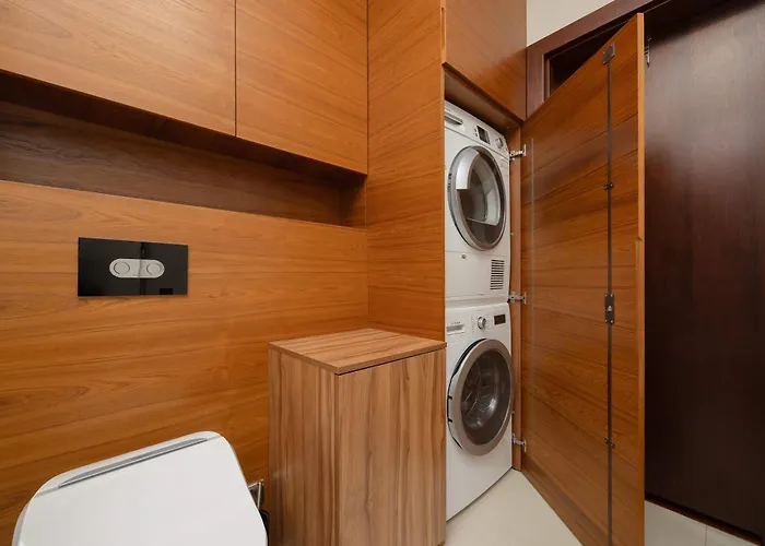 Stylish & Spacious Family With Panorama View By Renters