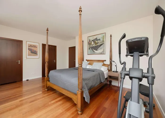 Stylish & Spacious Family With Panorama View By Renters Appartement *